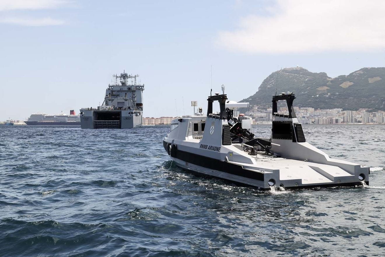 Ariadne sails towards RFA Lyme Bay